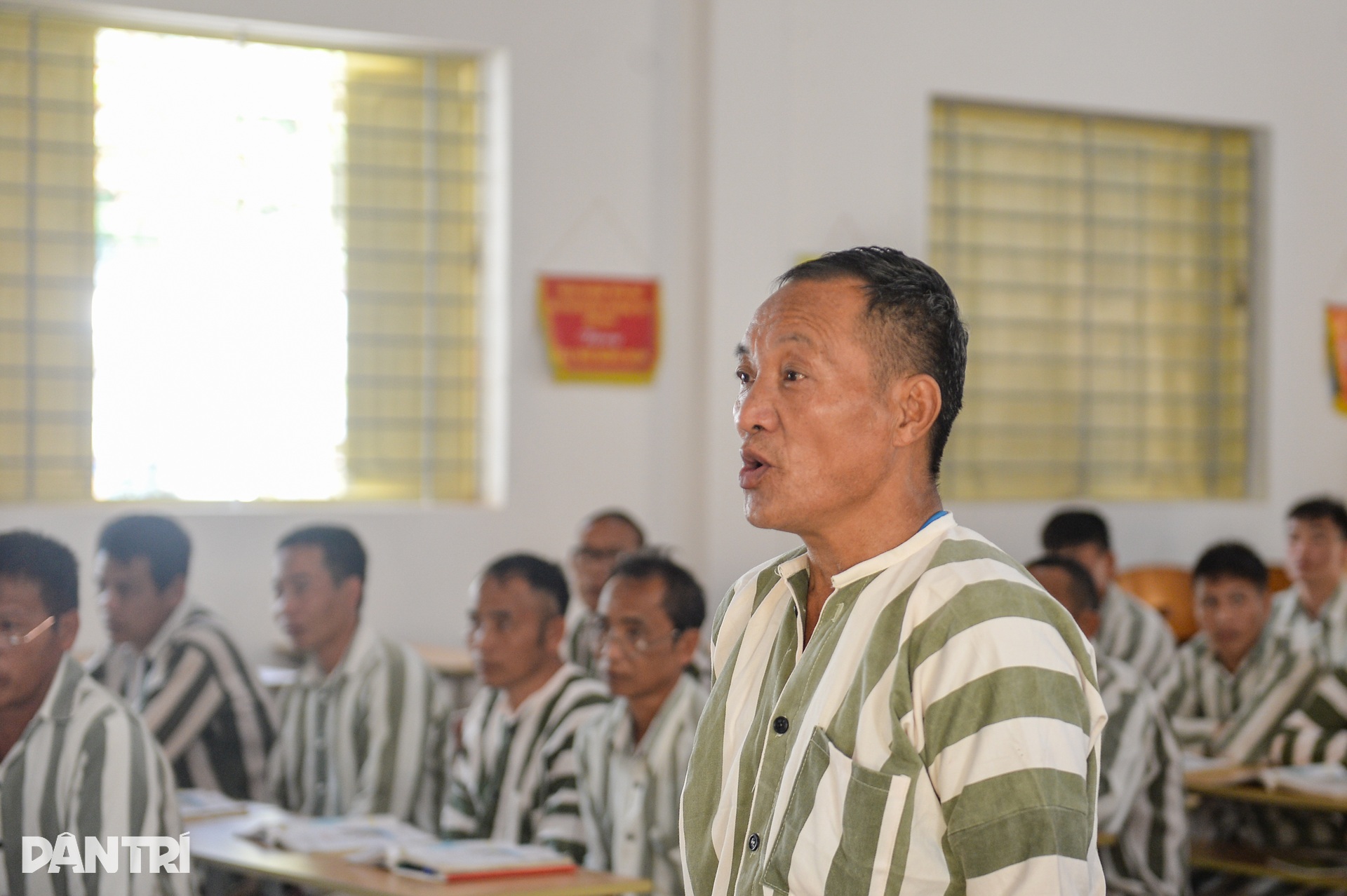 Lớp học đặc biệt của những học trò áo sọc ngày giáp Tết - 9