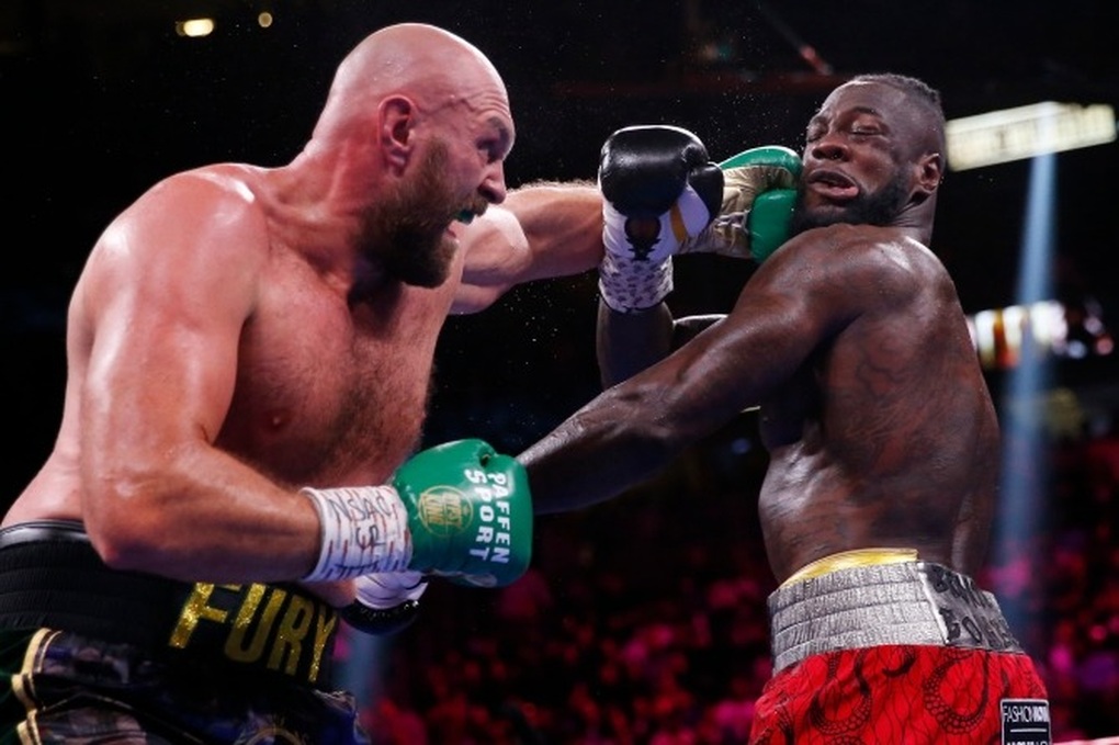 John Fury lo sợ con trai giết chết Deontay Wilder nếu tái đấu - 1