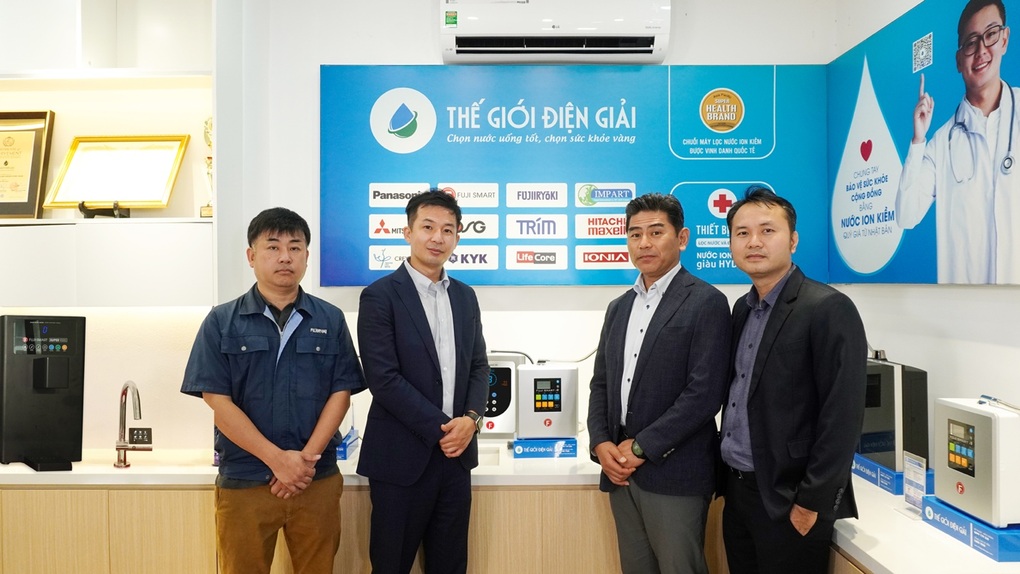 Tập đoàn Fuji Nhật Bản ra mắt máy lọc nước ion kiềm Siêu Hydro - Thông Minh - 8 Tập đoàn Fuji Nhật Bản ra mắt máy lọc nước ion kiềm Siêu Hydro - Thông Minh - 8