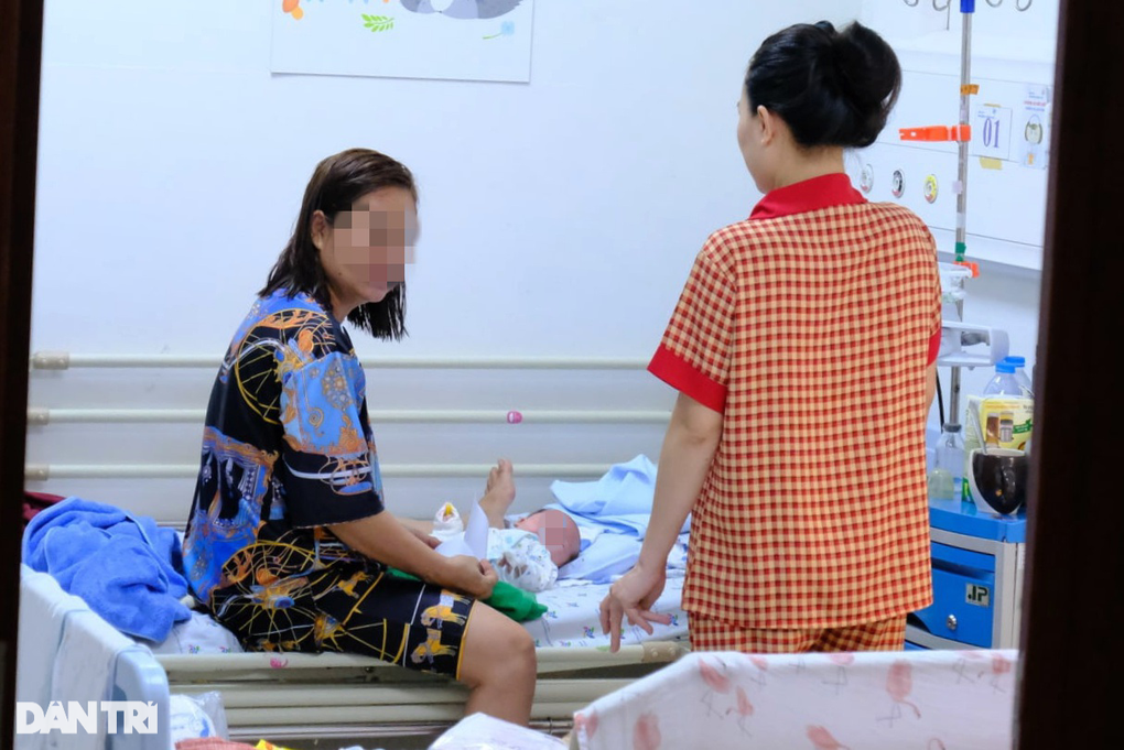 Vụ mẹ ném con từ lầu 5 xuống đất: Trầm cảm sau sinh đáng sợ thế nào? - 3 Vụ mẹ ném con từ lầu 5 xuống đất: Trầm cảm sau sinh đáng sợ thế nào? - 3