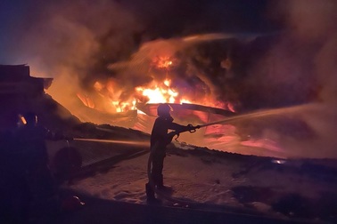 Cháy lớn tại kho hàng thiêu rụi nửa tỷ đồng