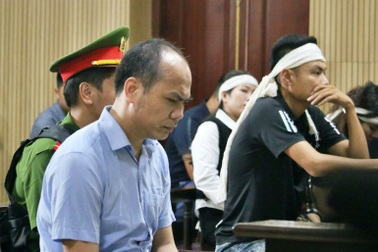 Xét xử kẻ đâm chết người vì mâu thuẫn trong lúc chơi tổ tôm