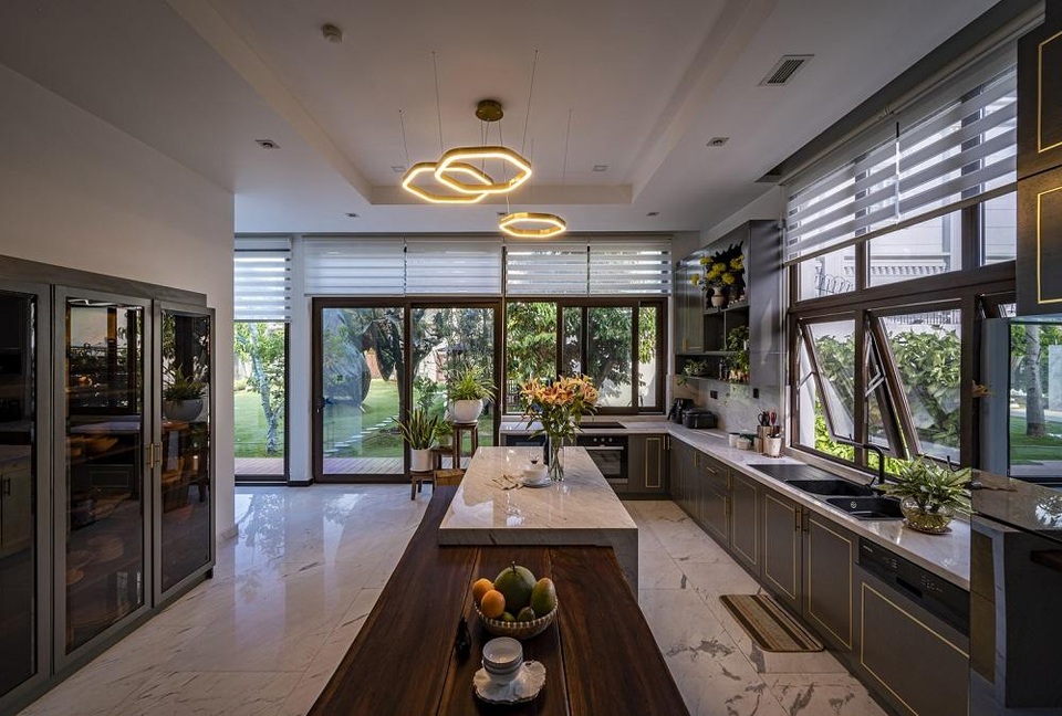 Choáng ngợp biệt phủ gần 2000 m2 có cả công viên trên sân thượng ở Cần Thơ - 8