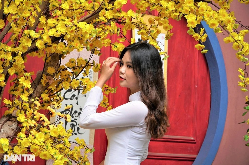 Chàng trai hô biến con hẻm cũ thành phố xuân đẹp vạn người mê - 3 Chàng trai hô biến con hẻm cũ thành phố xuân đẹp vạn người mê - 3