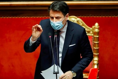 Thủ tướng Italia đệ đơn từ chức