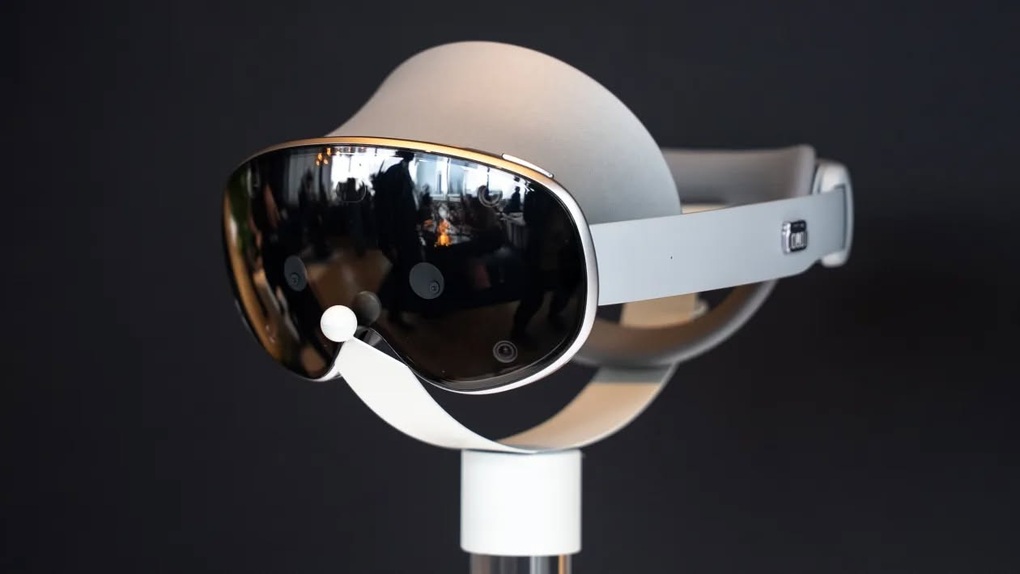 Närbild på Samsungs Galaxy XR VR-glasögon, som konkurrerar med Apple Vision Pro - 6 Cận cảnh kính thực tế ảo Galaxy XR của Samsung, cạnh tranh Apple Vision Pro - 6