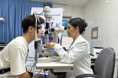 Xóa cận với công nghệ SILK và Phakic ICL hiện đại