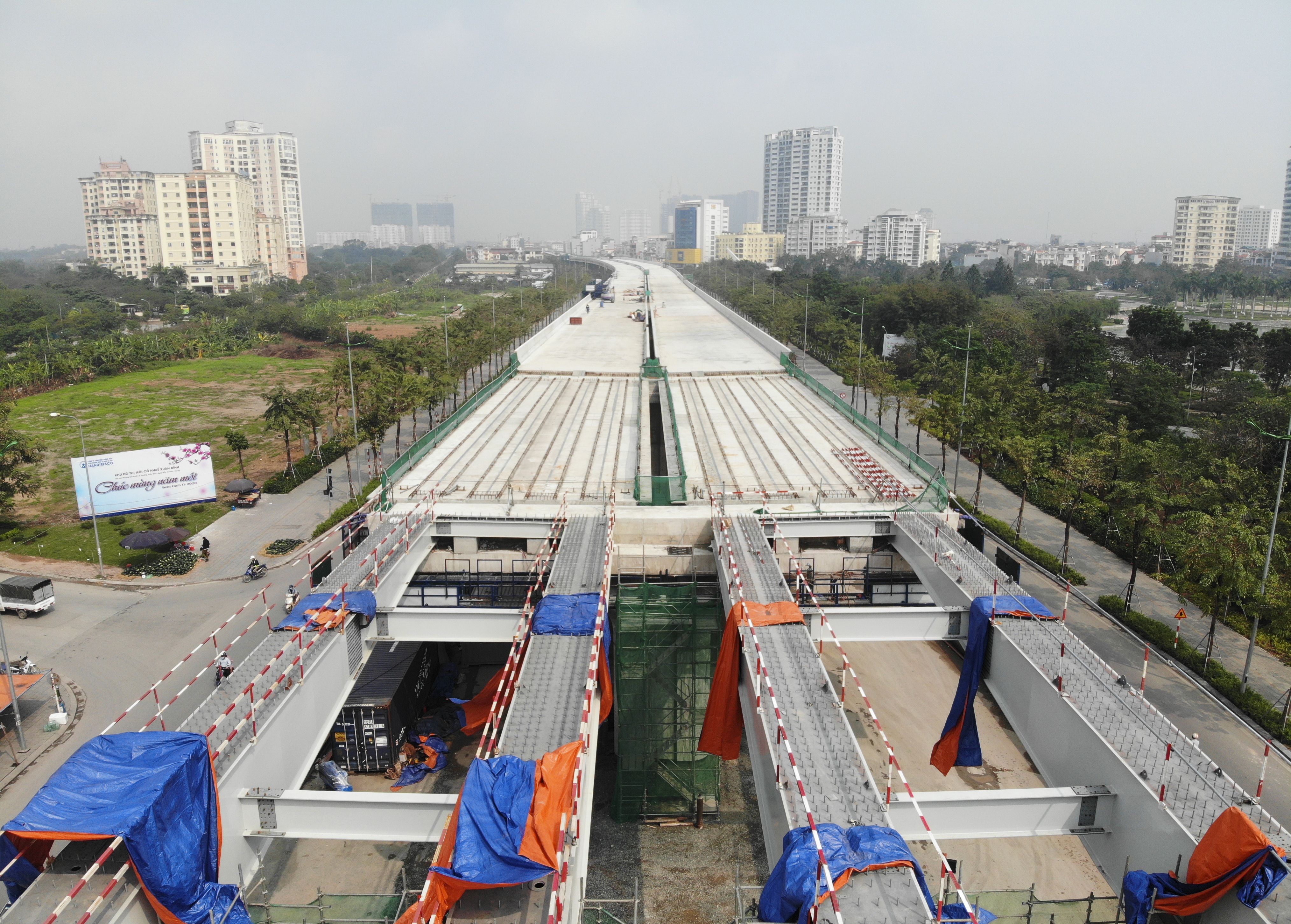 Hà Nội: Toàn cảnh đường vành đai 3 trên cao sau gần 2 năm thi công - 3 Hà Nội: Toàn cảnh đường vành đai 3 trên cao sau gần 2 năm thi công - 3