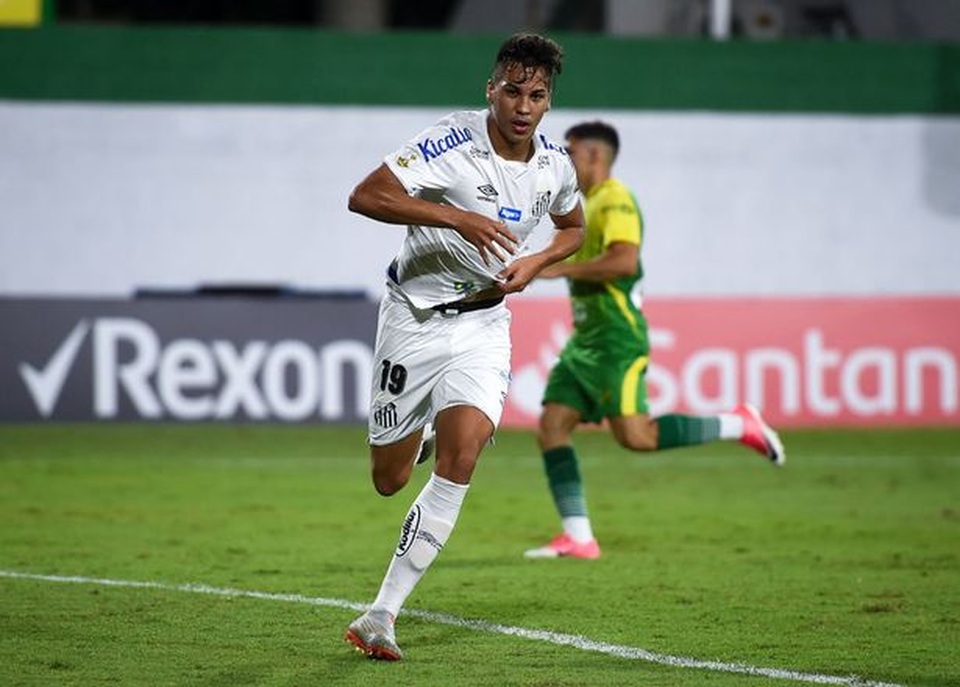 Chelsea quyết tâm săn đuổi tài năng trẻ được ví như Ronaldo mới - 1 Chelsea quyết tâm săn đuổi tài năng trẻ được ví như Ronaldo mới - 1