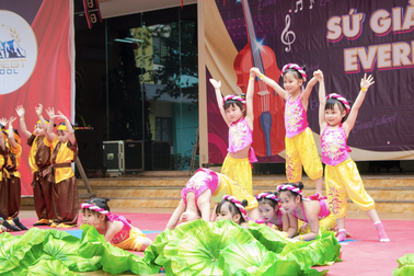 Lộ diện trường mầm non đoạt danh hiệu quán quân "Sứ giả Nhân ái Everest"