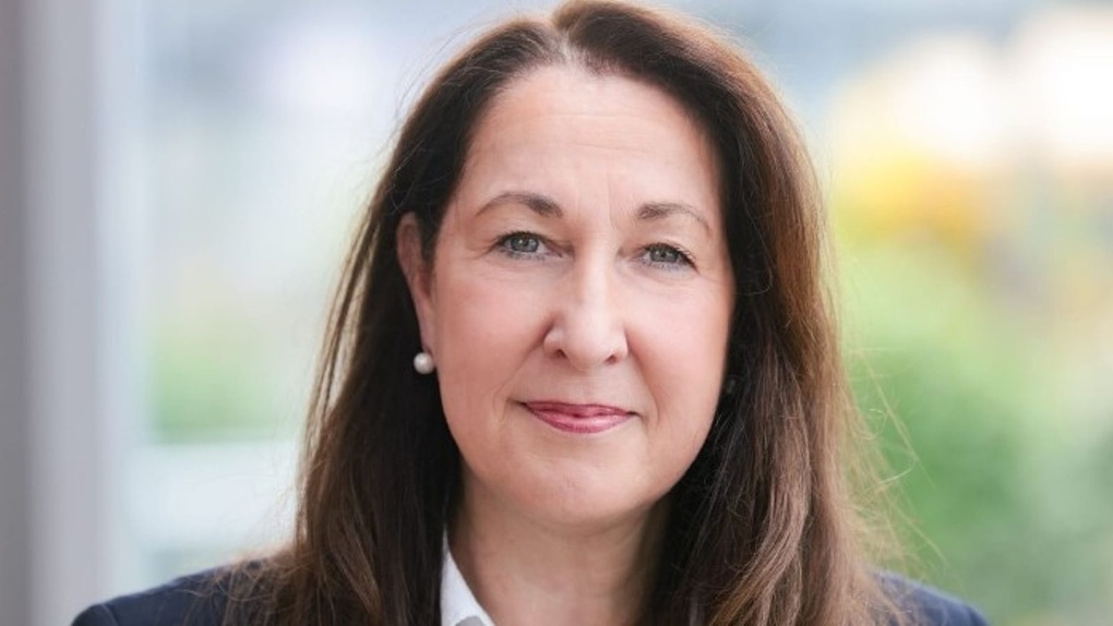 Thị trưởng mới đắc cử bị đâm dao ở Đức - 1