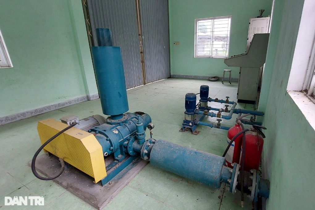 Nghịch lý cảnh dân không có nước sạch, nhà máy nước 7 tỷ đồng bị bỏ hoang - 4 Nghịch lý cảnh dân không có nước sạch, nhà máy nước 7 tỷ đồng bị bỏ hoang - 4