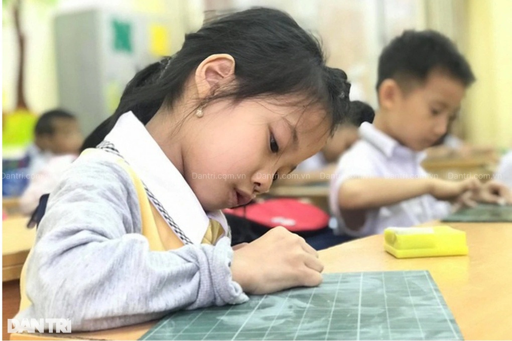 Bộ GDĐT: Quy định mới tránh giáo viên kéo học sinh ra ngoài học thêm - 2 Bộ GDĐT: Quy định mới tránh giáo viên kéo học sinh ra ngoài học thêm - 2