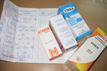 Bác sĩ kê thuốc xịt mũi để… uống