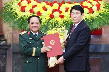 Thăng quân hàm Đại tướng cho Chủ nhiệm Tổng cục Chính trị Trịnh Văn Quyết