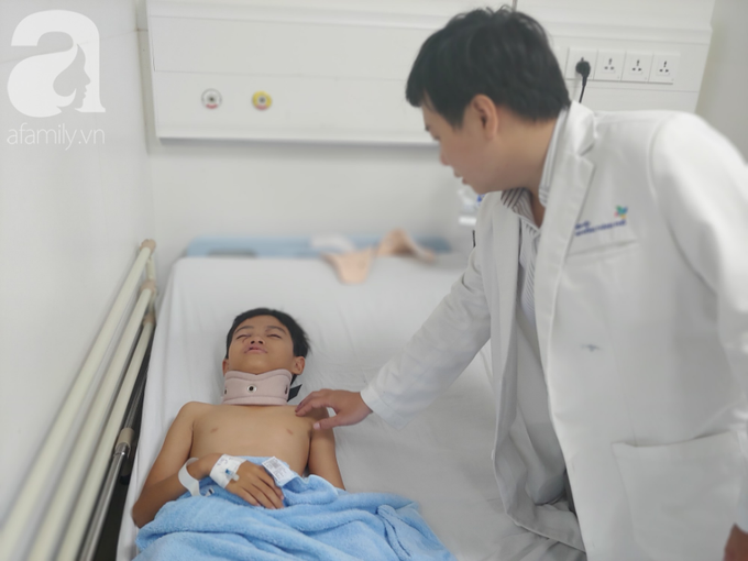 Lên Sài Gòn thăm con trai lớn, lấy tiền mua sữa cho con út, người cha tử nạn dưới bánh xe container trên đường về - Ảnh 9. Lên Sài Gòn thăm con trai lớn, lấy tiền mua sữa cho con út, người cha tử nạn dưới bánh xe container trên đường về - Ảnh 9.