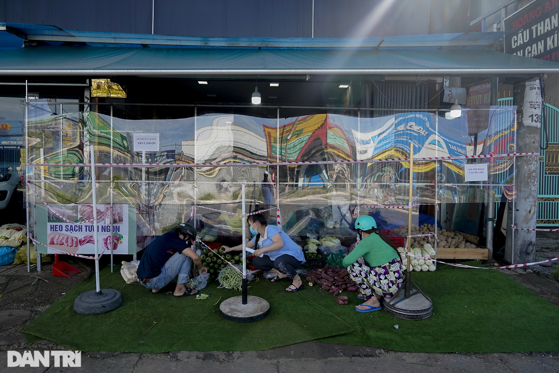 Cảnh vắng vẻ, nhà nhà cửa đóng then cài phòng dịch ở Bình Dương - 10 Cảnh vắng vẻ, nhà nhà cửa đóng then cài phòng dịch ở Bình Dương - 10