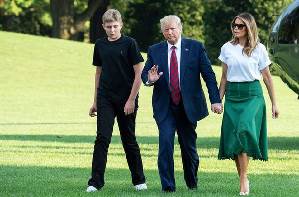 Gia đình Trump tính rời Nhà Trắng trước khi ông Biden nhậm chức - 1 Gia đình Trump tính rời Nhà Trắng trước khi ông Biden nhậm chức - 1