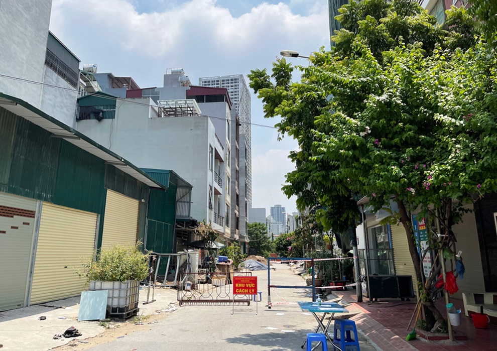 Hà Nội: Phong tỏa cụm dân cư ở Hà Đông, 2 địa điểm ở Hoàng Mai vì Covid-19 - 1 Hà Nội: Phong tỏa cụm dân cư ở Hà Đông, 2 địa điểm ở Hoàng Mai vì Covid-19 - 1