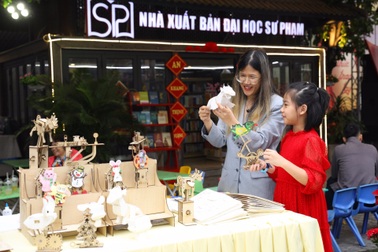 Phố sách Hà Nội xuân Giáp Thìn mở từ ngày 26 tháng Chạp hoạt động xuyên Tết