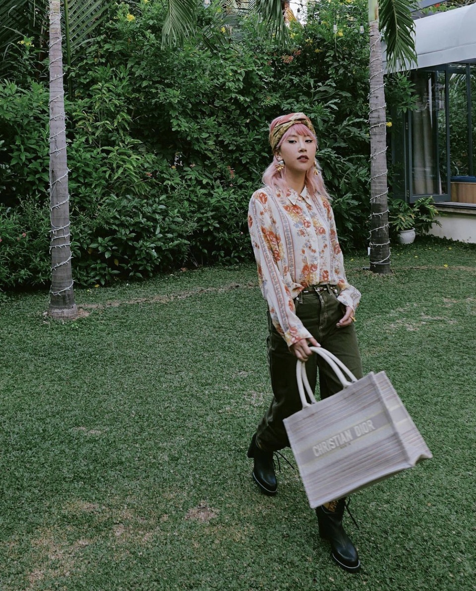 Nhịp sống hot girl: Hà Trúc công khai, Châu Bùi úp mở chuyện tình cảm - 17