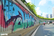 Nhiều nhà dân, tường công trình, tàu metro... bị vẽ bậy tràn lan ở TPHCM