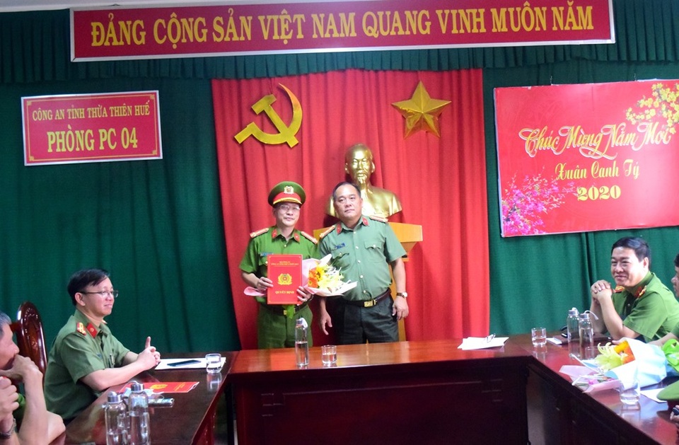 Điều động, bổ nhiệm hàng loạt cán bộ Công an tỉnh Thừa Thiên Huế - 3 Điều động, bổ nhiệm hàng loạt cán bộ Công an tỉnh Thừa Thiên Huế - 3