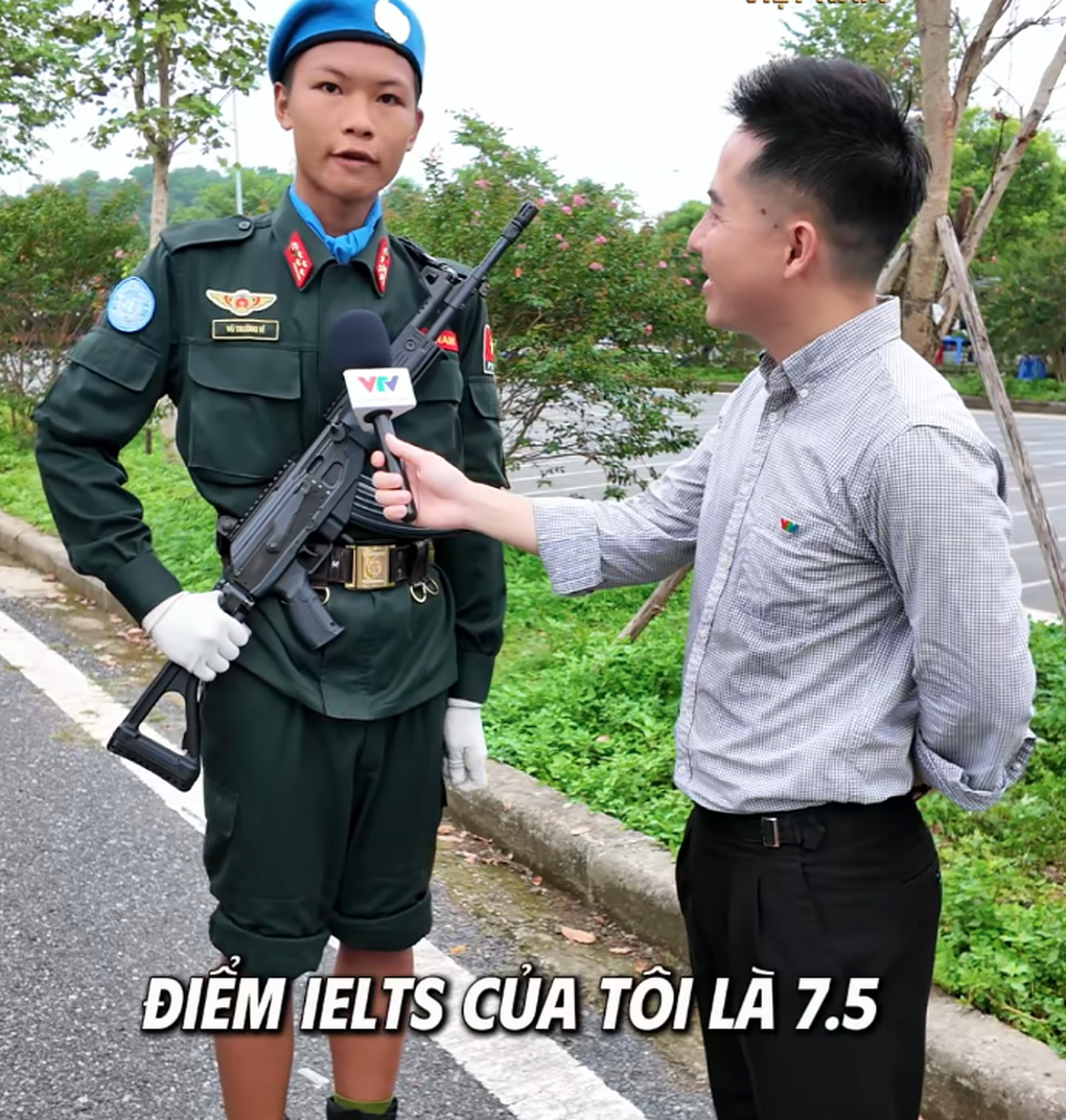Hai chiến sĩ A80 gây sốt với màn bắn tiếng Anh hút 4 triệu lượt xem - 3 Hai chiến sĩ A80 gây sốt với màn bắn tiếng Anh hút 4 triệu lượt xem - 3