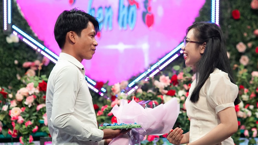 Trúng tiếng sét ái tình, cặp đôi kết hôn ngay sau 11 ngày gặp gỡ - 2 Trúng tiếng sét ái tình, cặp đôi kết hôn ngay sau 11 ngày gặp gỡ - 2