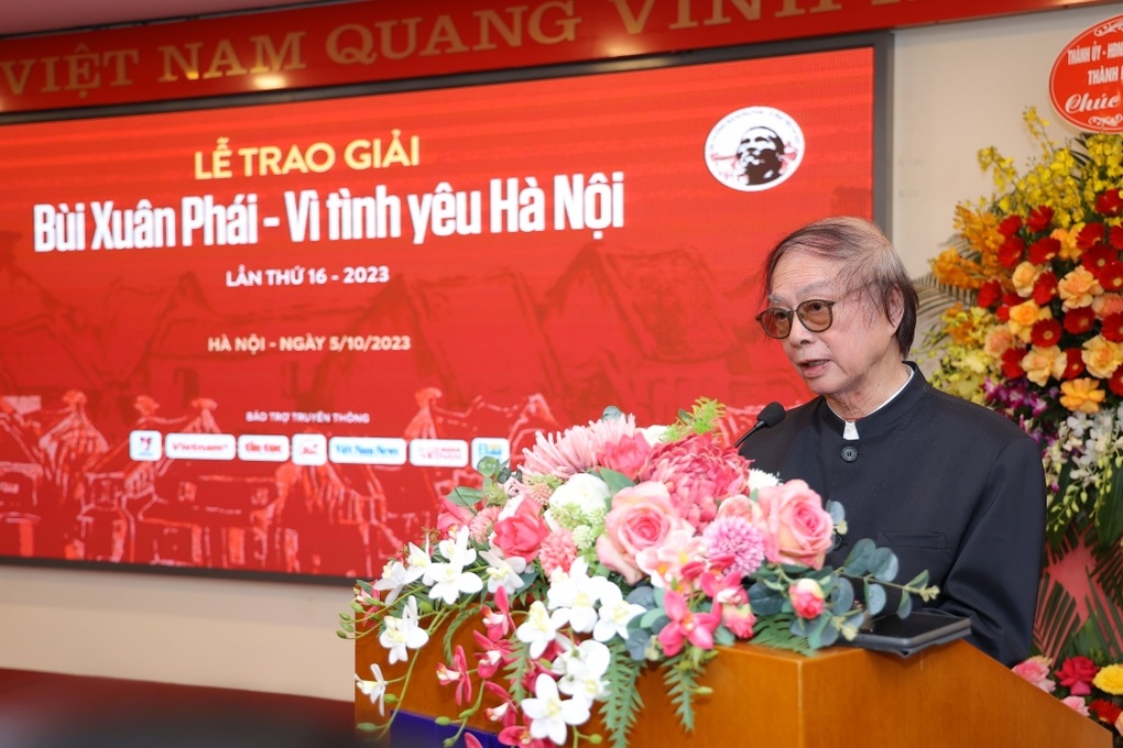 NSND Đặng Nhật Minh nhận Giải thưởng Lớn - Vì tình yêu Hà Nội - 2 NSND Đặng Nhật Minh nhận Giải thưởng Lớn - Vì tình yêu Hà Nội - 2