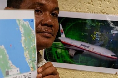 Ngư dân khẳng định nhìn thấy MH370 bốc khói đen, lao xuống eo biển Malacca