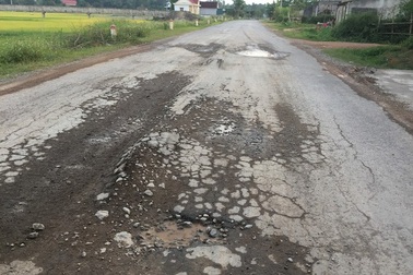 Hơn 16.000 km đường bộ quốc gia xuống cấp vì “đói” vốn