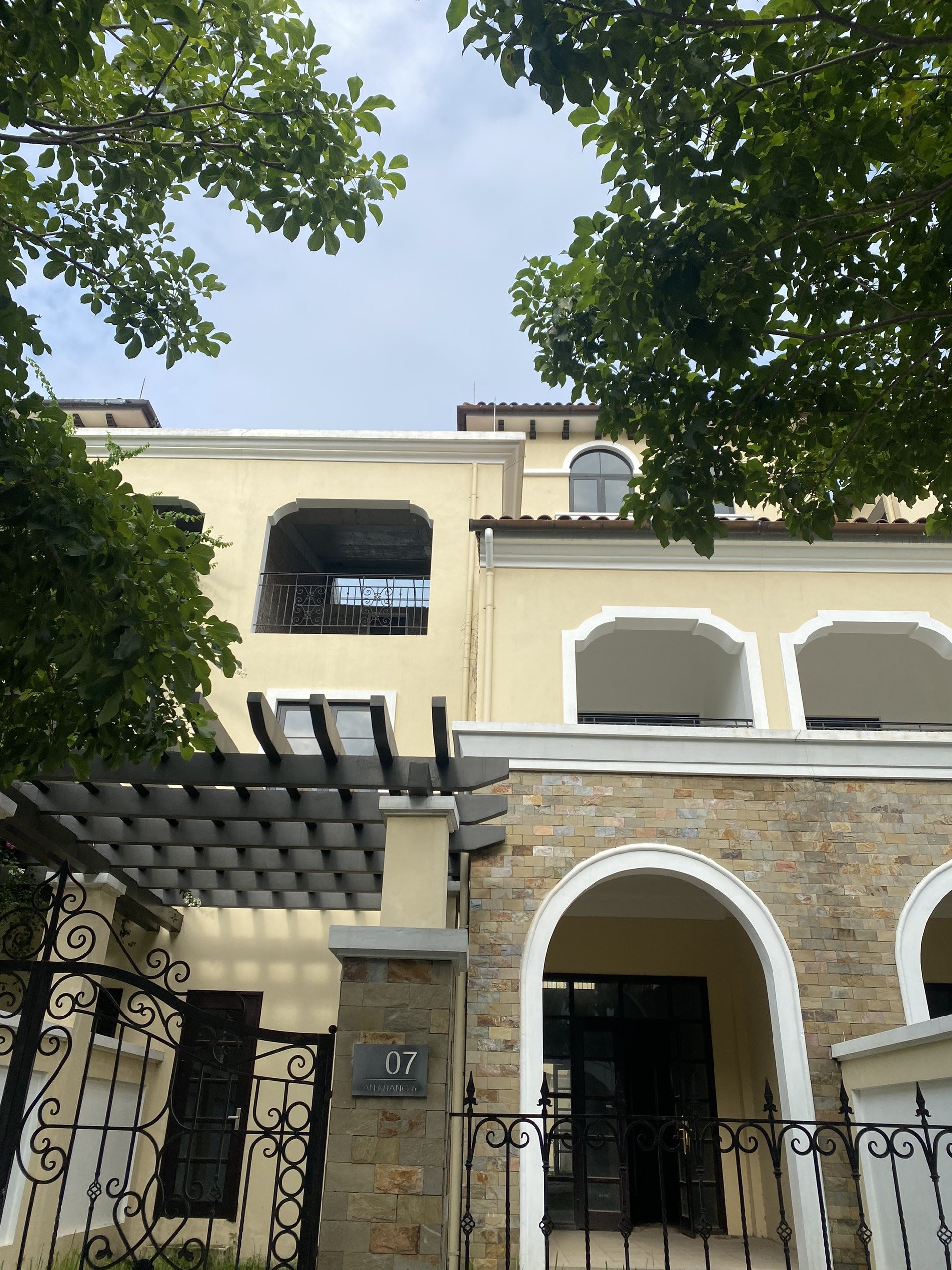 View - Gia chủ Hà Nội chi 4 tỷ đồng "trốn khói bụi", làm nhà đẹp mê ở ngoại thành | Báo Dân trí