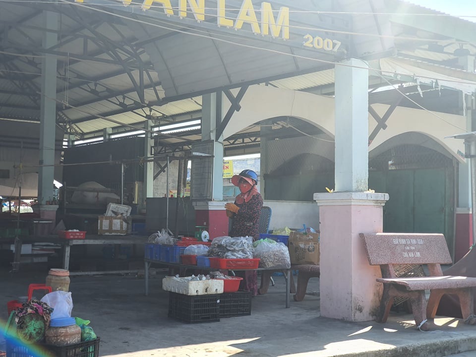 Thôn Văn Lâm 3 vắng vẻ trước thời điểm cách ly - 3 Thôn Văn Lâm 3 vắng vẻ trước thời điểm cách ly - 3