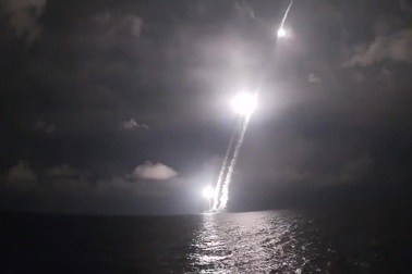 Màn phóng loạt tên lửa uy lực của tàu ngầm hạt nhân Nga