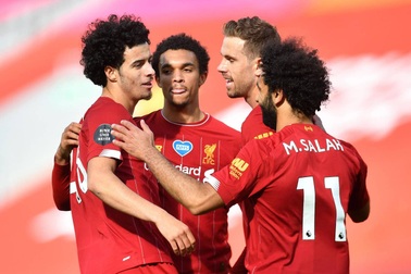 Man City gục ngã trước Southampton, Liverpool thắng trận thứ 29