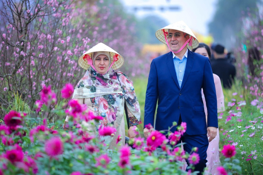 Đường hoa Home Hanoi Xuan 2024 mở cửa, hàng nghìn lượt khách trải nghiệm hương xuân - vị Tết - 3 Đường hoa Home Hanoi Xuan 2024 mở cửa, hàng nghìn lượt khách trải nghiệm hương xuân - vị Tết - 3