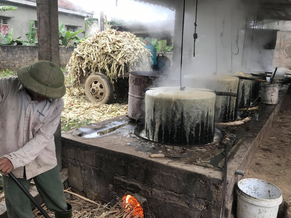 Cả làng đỏ lửa nấu mật, mùa Tết thu về gần trăm triệu đồng mỗi hộ - 3 Cả làng đỏ lửa nấu mật, mùa Tết thu về gần trăm triệu đồng mỗi hộ - 3
