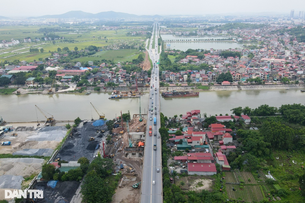 Công trường xây dựng, mở rộng cầu Như Nguyệt nối đôi bờ sông Cầu - 3 Công trường xây dựng, mở rộng cầu Như Nguyệt nối đôi bờ sông Cầu - 3