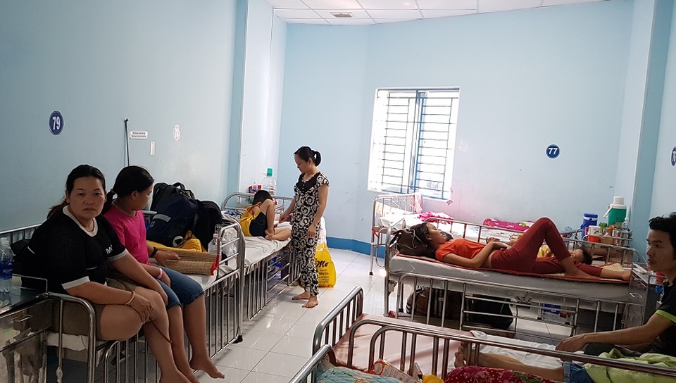 Ăn sáng món xôi gà, 108 học sinh nhập viện - 4 Ăn sáng món xôi gà, 108 học sinh nhập viện - 4