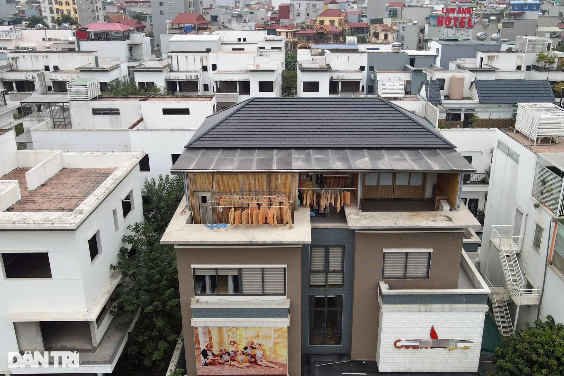 Biệt thự triệu USD ở Hà Nội dựng chuồng cọp như tập thể cũ - 6 Biệt thự triệu USD ở Hà Nội dựng chuồng cọp như tập thể cũ - 6