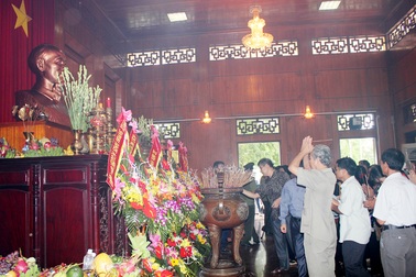 Thành kính lễ giỗ lần thứ 46 của Chủ tịch Hồ Chí Minh