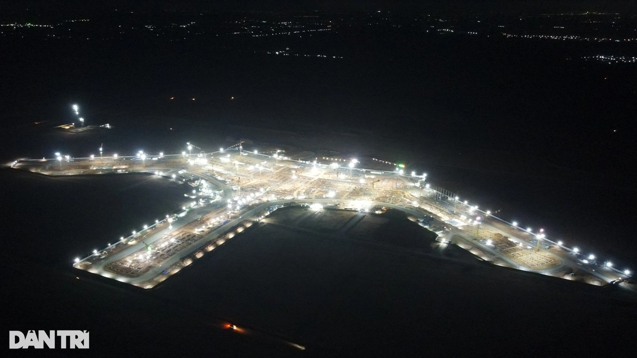 Công trường sân bay Long Thành lên đèn, thi công trong đêm - 1