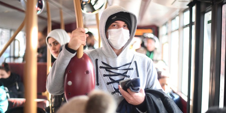 Châu Âu “gồng mình” đối phó dịch, Bộ trưởng Pháp mắc Covid-19 - 2