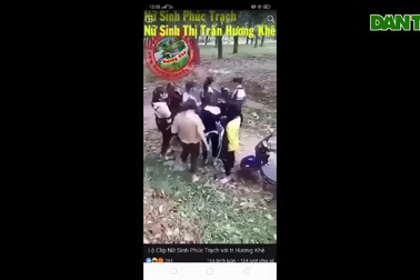 Hai nhóm nữ sinh cấp 3 đánh nhau như phim hành động
