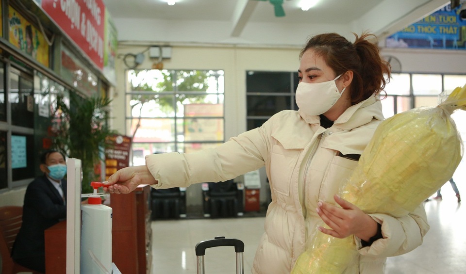 Sinh viên nghỉ học về ăn Tết sớm, bến xe vắng đìu hiu - 5 Sinh viên nghỉ học về ăn Tết sớm, bến xe vắng đìu hiu - 5