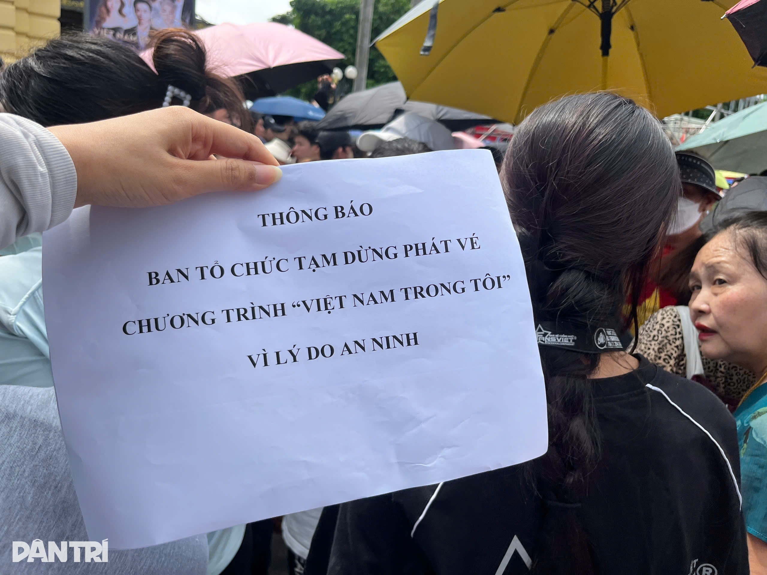 Vé miễn phí xem concert Việt Nam trong tôi được bán lại giá 1 triệu đồng - 3