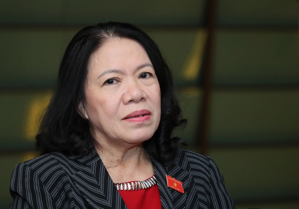 Không nên quá khắt khe với người làm từ thiện như ca sĩ Thủy Tiên - 1 Không nên quá khắt khe với người làm từ thiện như ca sĩ Thủy Tiên - 1