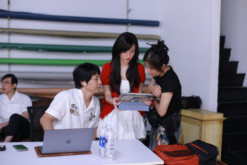 Midu lần đầu làm phim, hé lộ cột mốc tình yêu với chồng doanh nhân - 1 Midu lần đầu làm phim, hé lộ cột mốc tình yêu với chồng doanh nhân - 1