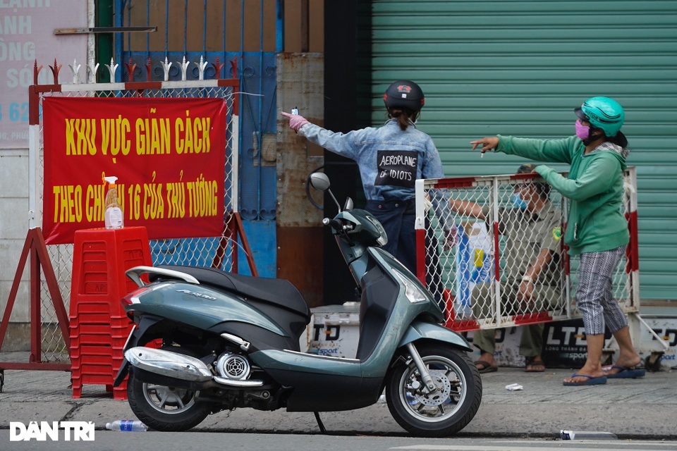 TPHCM: Quận Gò Vấp tạm thời giải tỏa các chốt kiểm soát - 6 TPHCM: Quận Gò Vấp tạm thời giải tỏa các chốt kiểm soát - 6